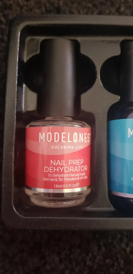 The Difference Between Nail Dehydrators and Cleansers