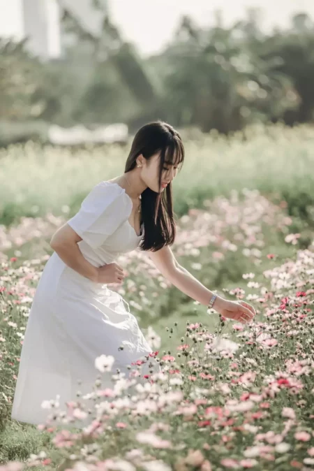 The Physics of Color: Why Light Shades Keep You Cooler