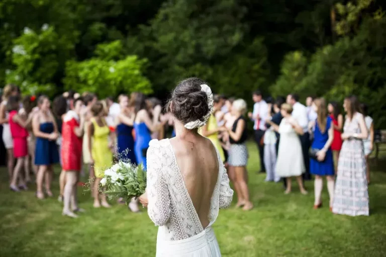 What to Wear to a Garden Wedding: Decoding the Guest Dress Code